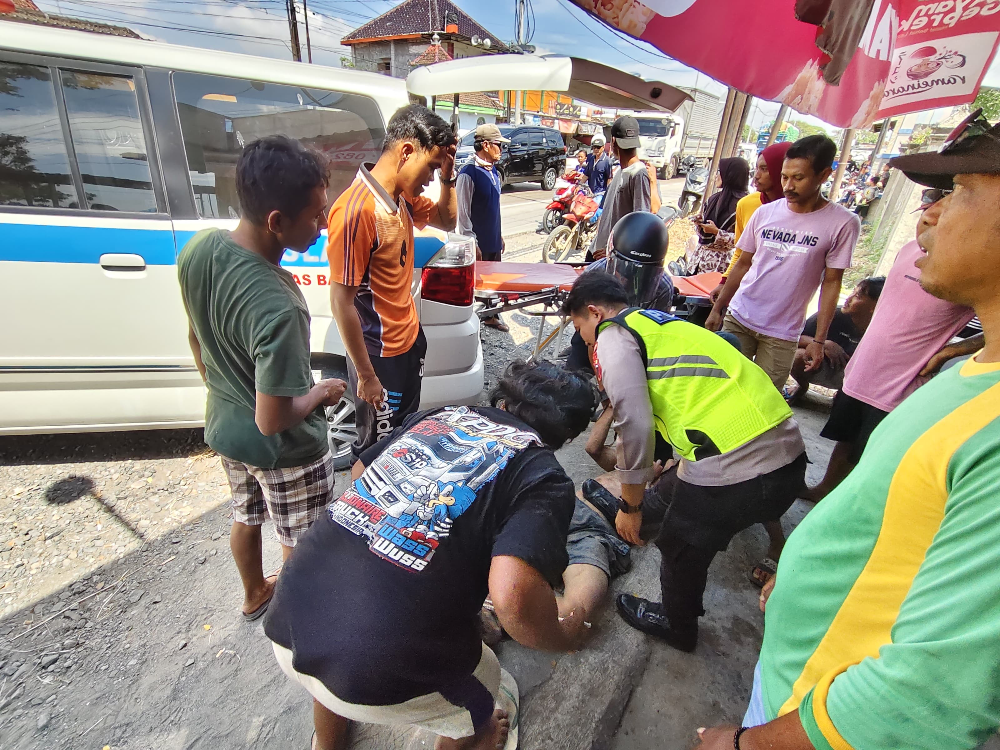 Polsek Batangan Bersama Puskesmas Evakuasi ODGJ yang Meresahkan Warga di Desa Bumimulyo Pati
