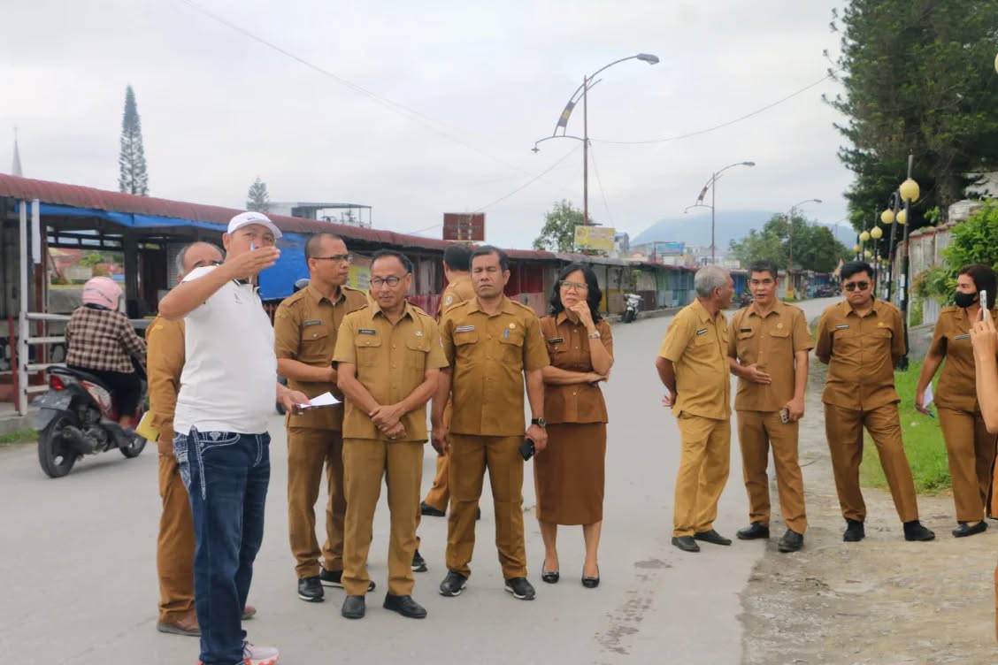 Tinjau Kawasan Aek Sigeaon, Bupati Taput Siapkan Revitalisasi Taman Kota