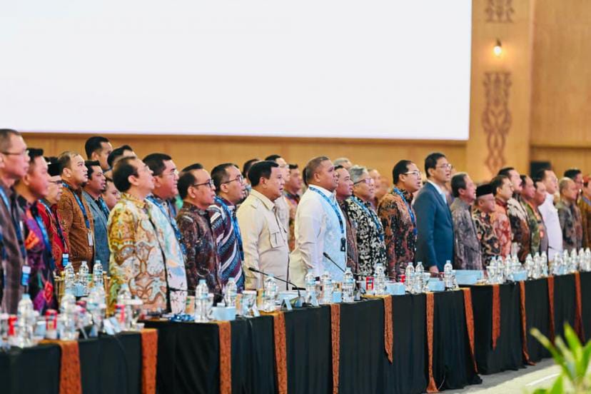Panglima TNI Dampingi Presiden RI Tutup Sarasehan Kebangsaan KSTI 2026