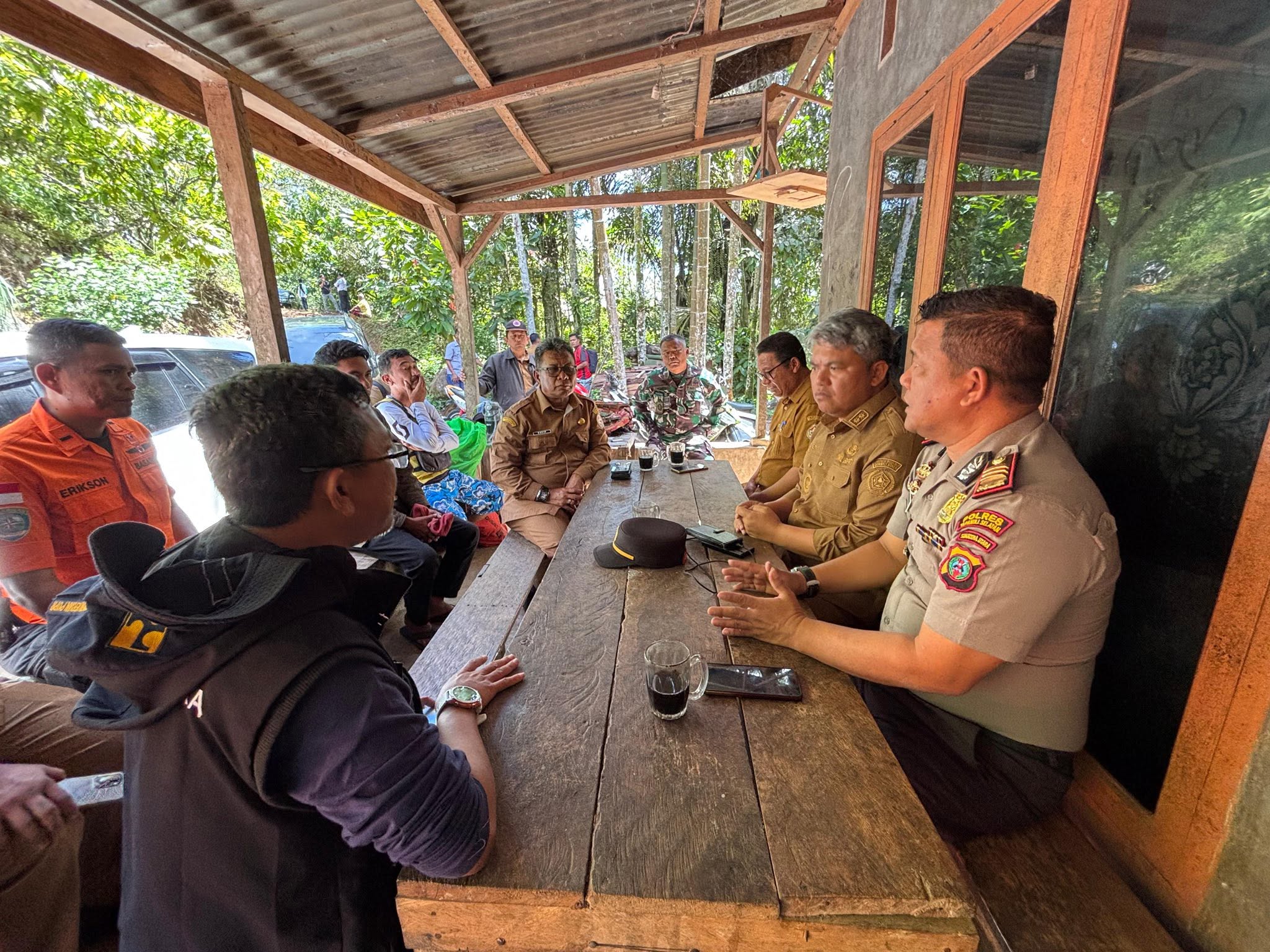 Wabup Taput Tinjau Pencarian Warga Hanyut di Sungai Batang Toru