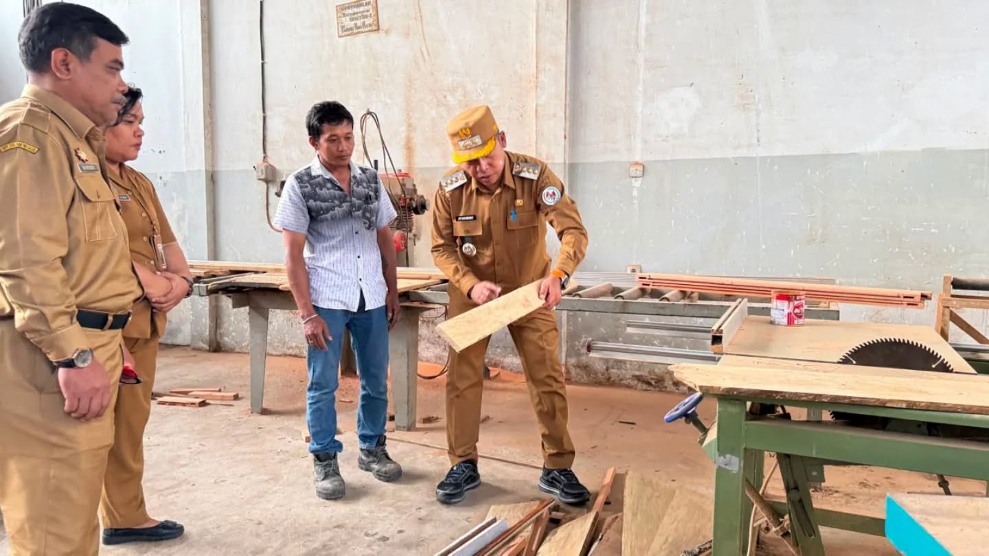 Pelatihan Cabinet Making, Bupati Taput Dukung Tenaga Kerja Terampil