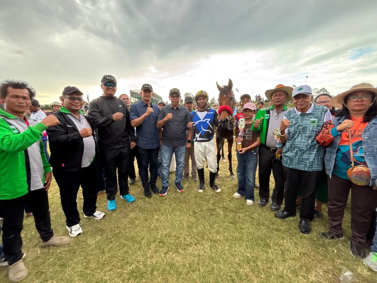 Bupati Taput Tutup Kejurnas Pacuan Kuda Piala Ketum KONI Pusat