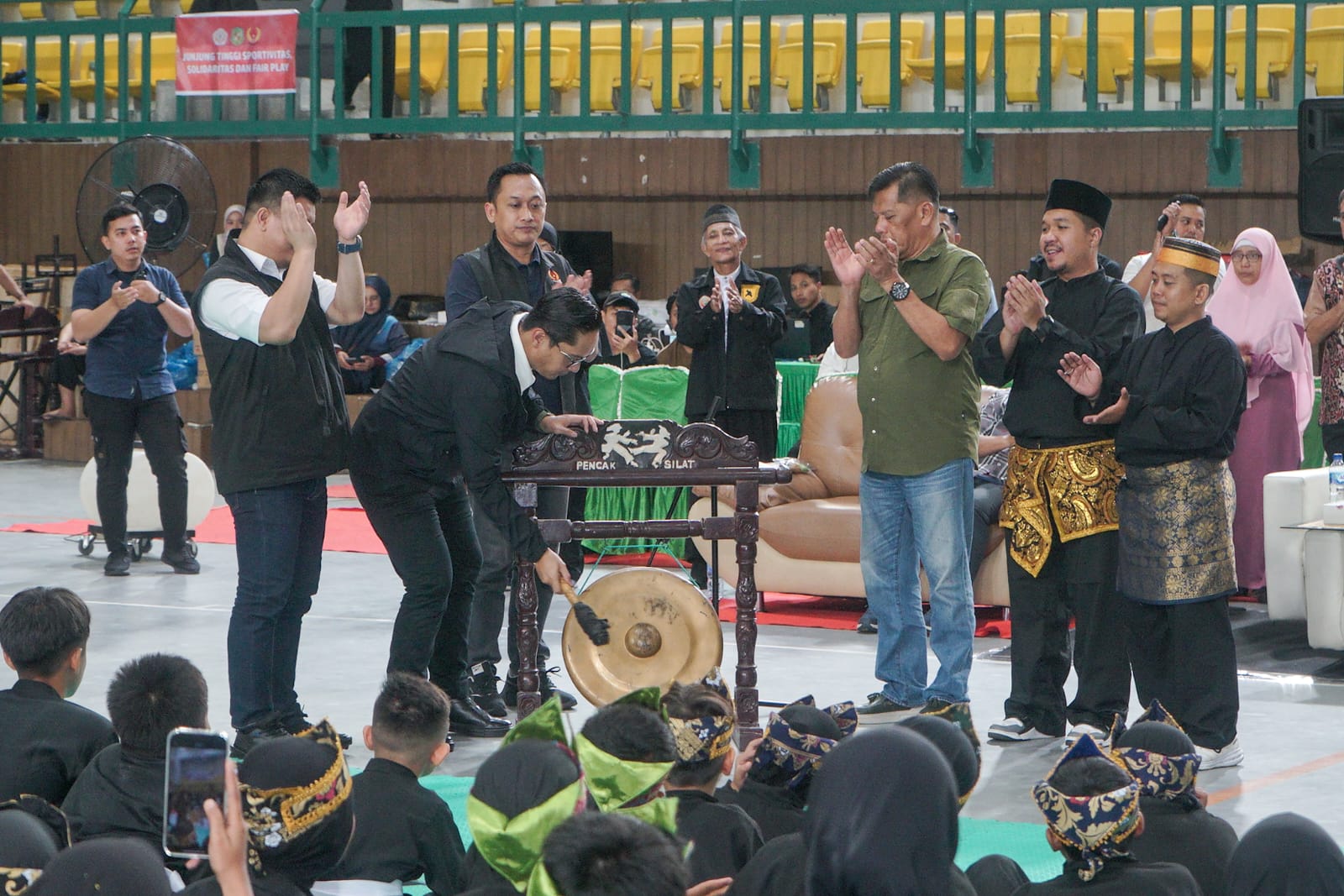 Rico Waas Dorong Atlet Silat Medan Raih Prestasi Tingkat Provinsi