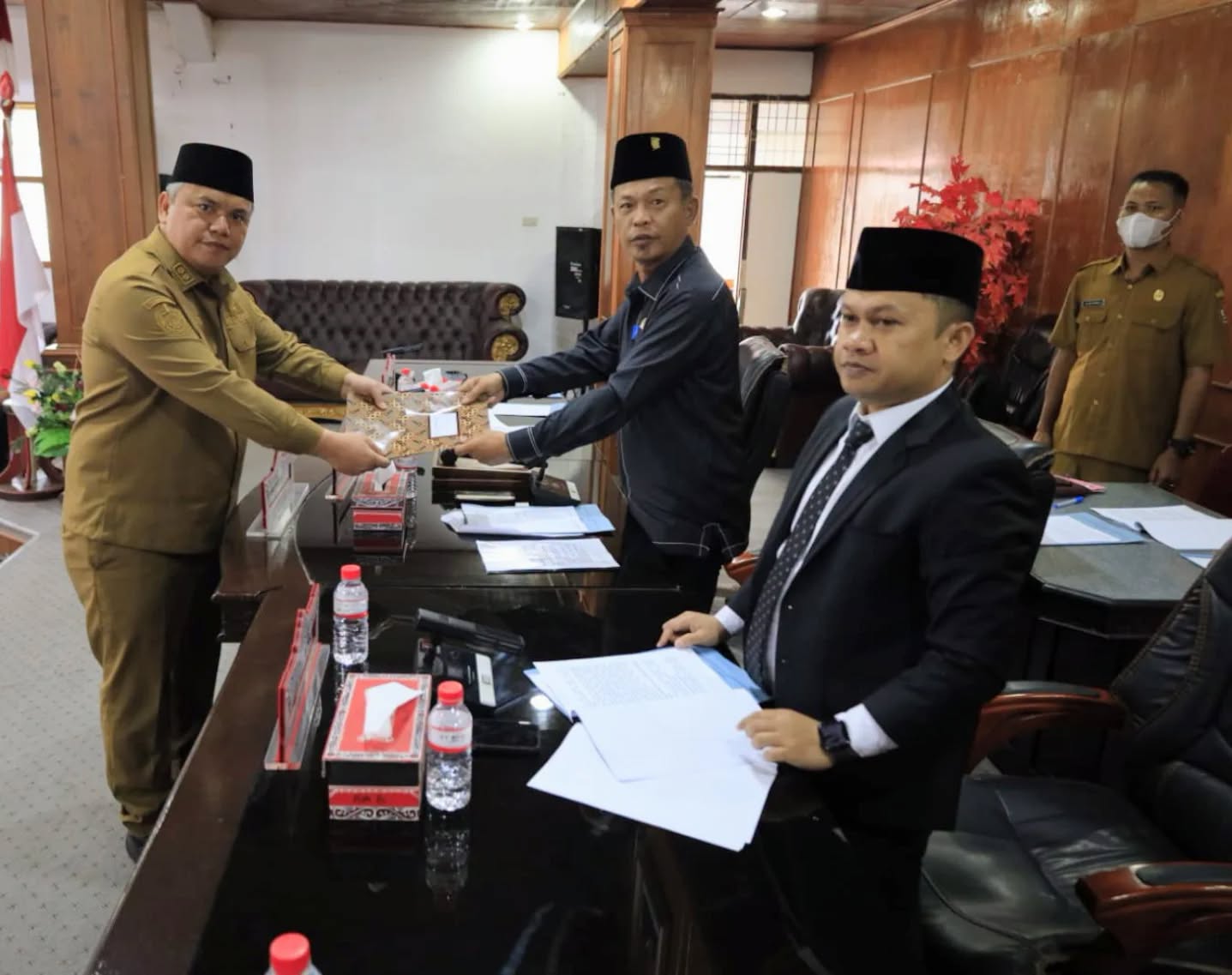 Wabup Taput Sampaikan Ranperda Pertanggungjawaban APBD 2025
