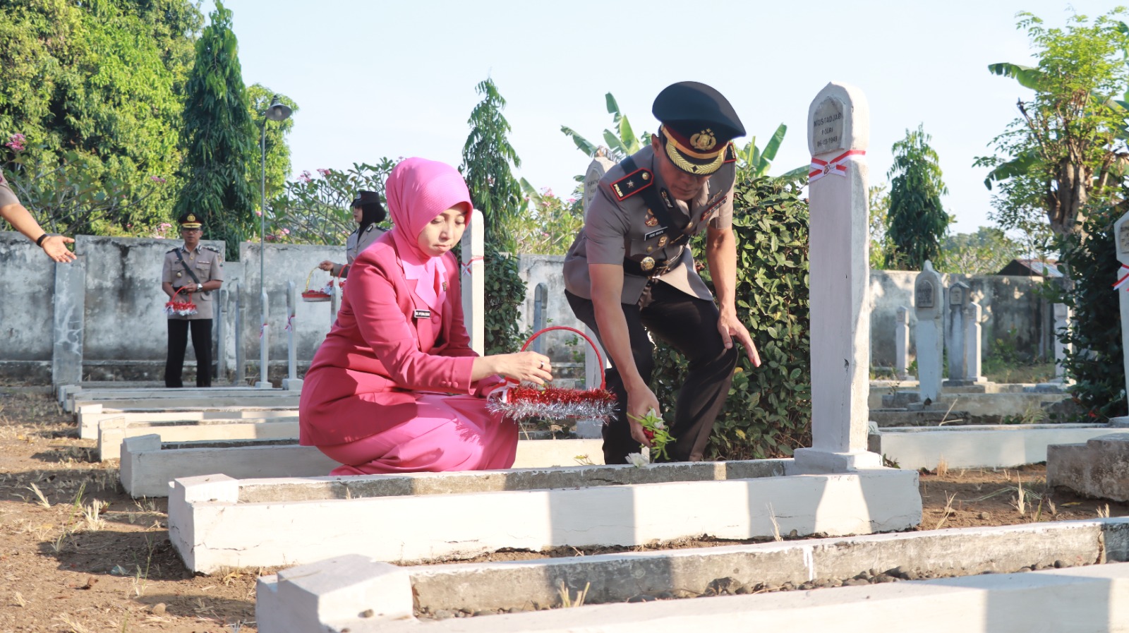 Polres Nganjuk Gelar Tabur Bunga di TMP Yudha Pralaya, Wujud Penghormatan Jelang Hari Bhayangkara ke-80