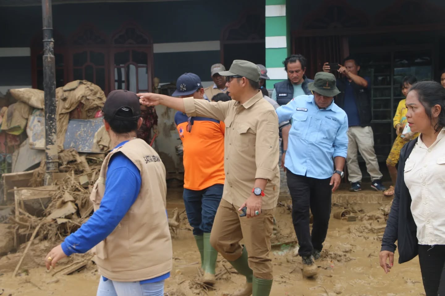Bupati Taput Pastikan Penanganan Korban Banjir di Simangumban