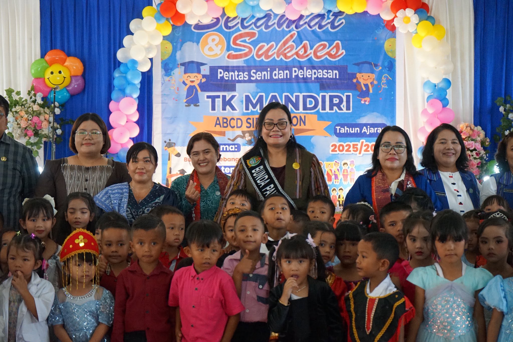 Bunda PAUD Taput Hadiri Pelepasan 89 Siswa TK Mandiri ABCD Sipoholon