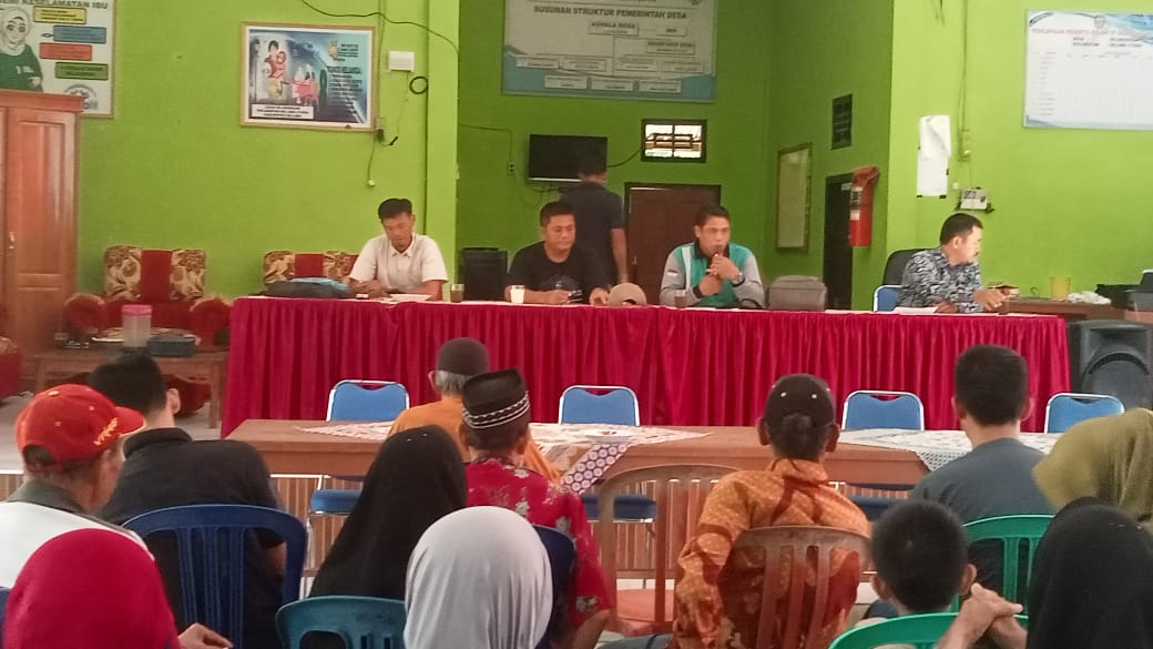 19 Warga Kurang Mampu di Desa Selingsingan Terima BLT Desa Tahap I