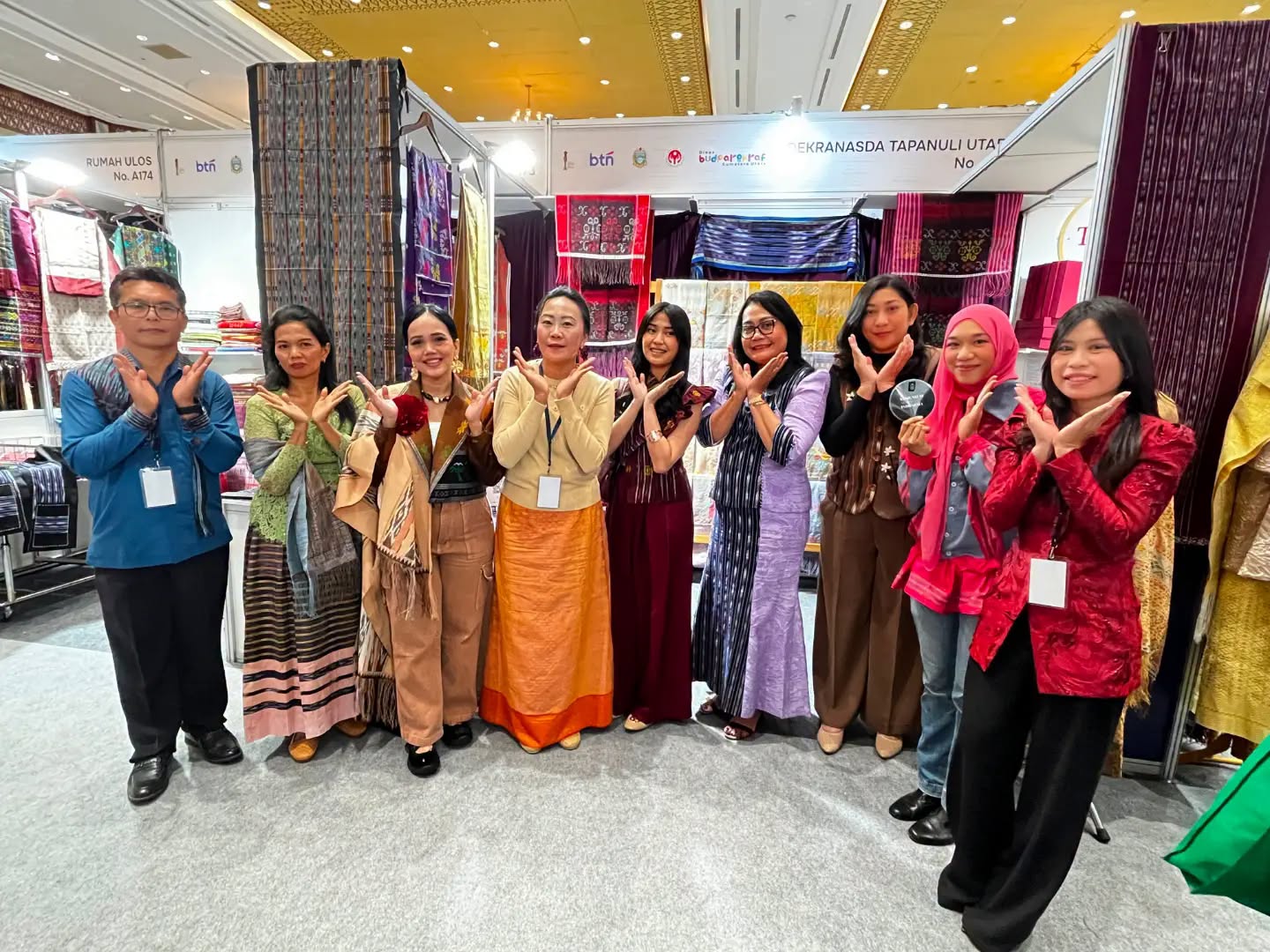 Dekranasda Taput Promosikan Ulos di Indonesia Fashion Week 2026