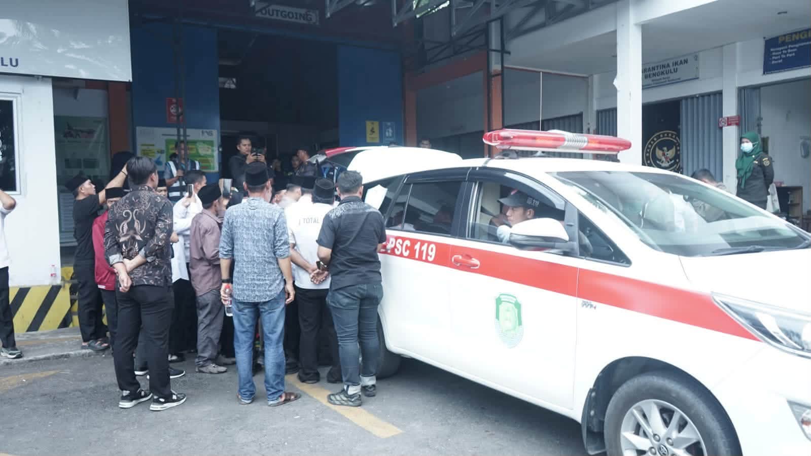 Dari Jepang ke Tanah Kelahiran, Wabup Tarmizi Iringi Kepulangan Terakhir Jenazah Anggi Ke Tanah Kelahiran