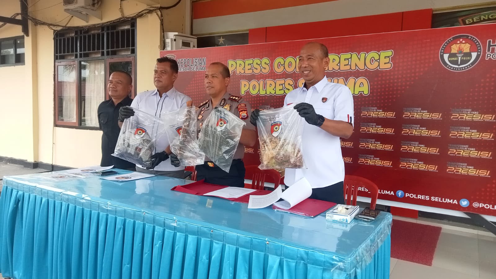 Press Conference " Pembunuhan dan Perbuatan Cabul ," Dipimpin Langsung AKBP Bonar Ricardo P Pakpahan S.I.K., M.I.K,Kapolres Seluma