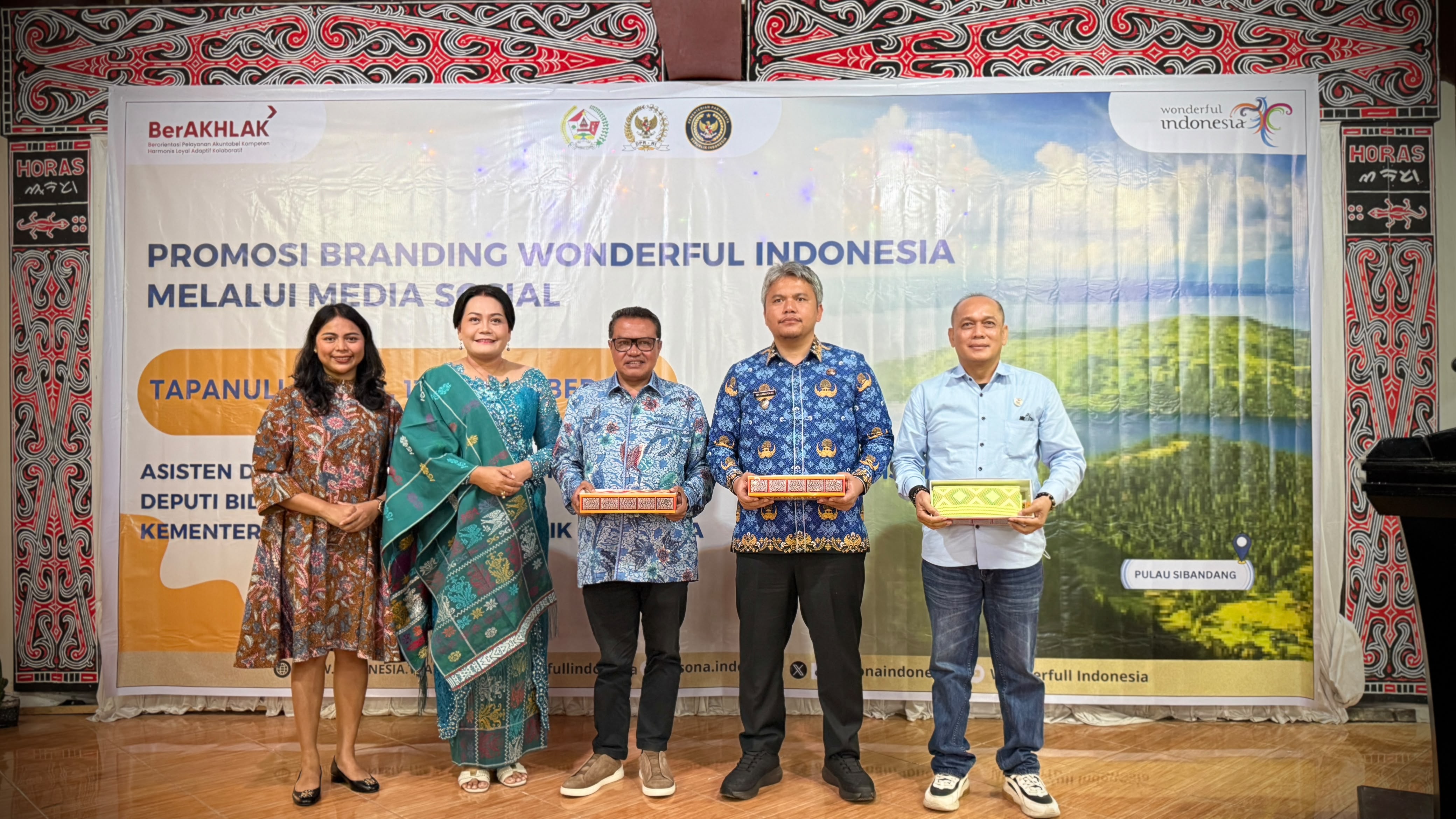 Wabup Deni Dorong Promosi Wisata dan UMKM Taput melalui Media Sosial