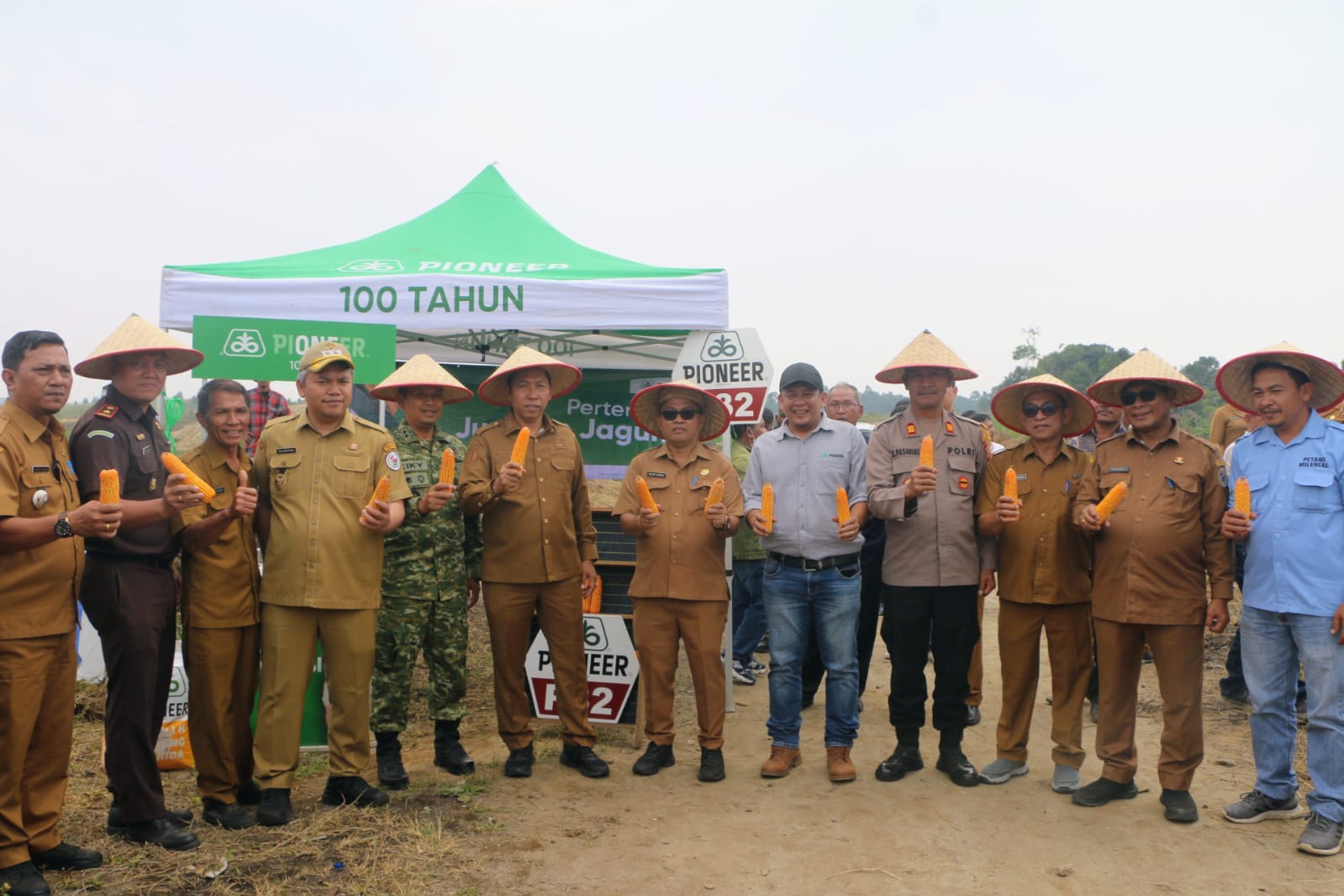 Kembangkan Pertanian Modern, Pemkab Taput Tanam Jagung di Sijaba