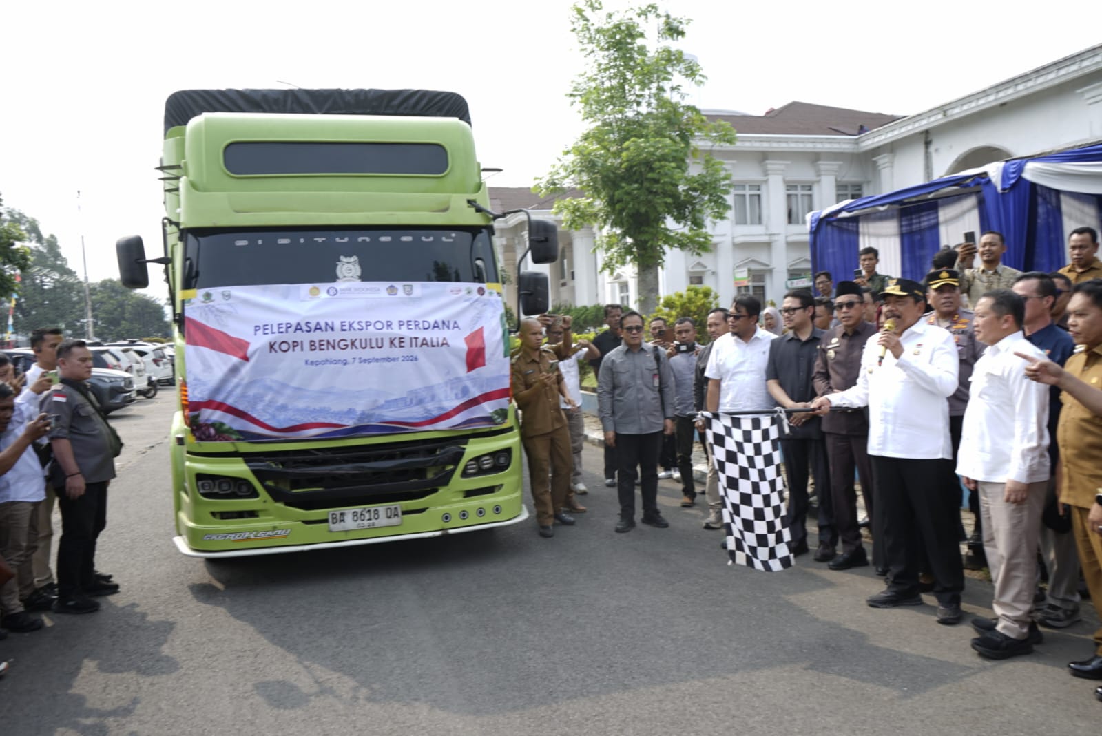 Wagub Mian Lepas Ekspor 19,2 Ton Kopi Robusta Bengkulu ke Italia