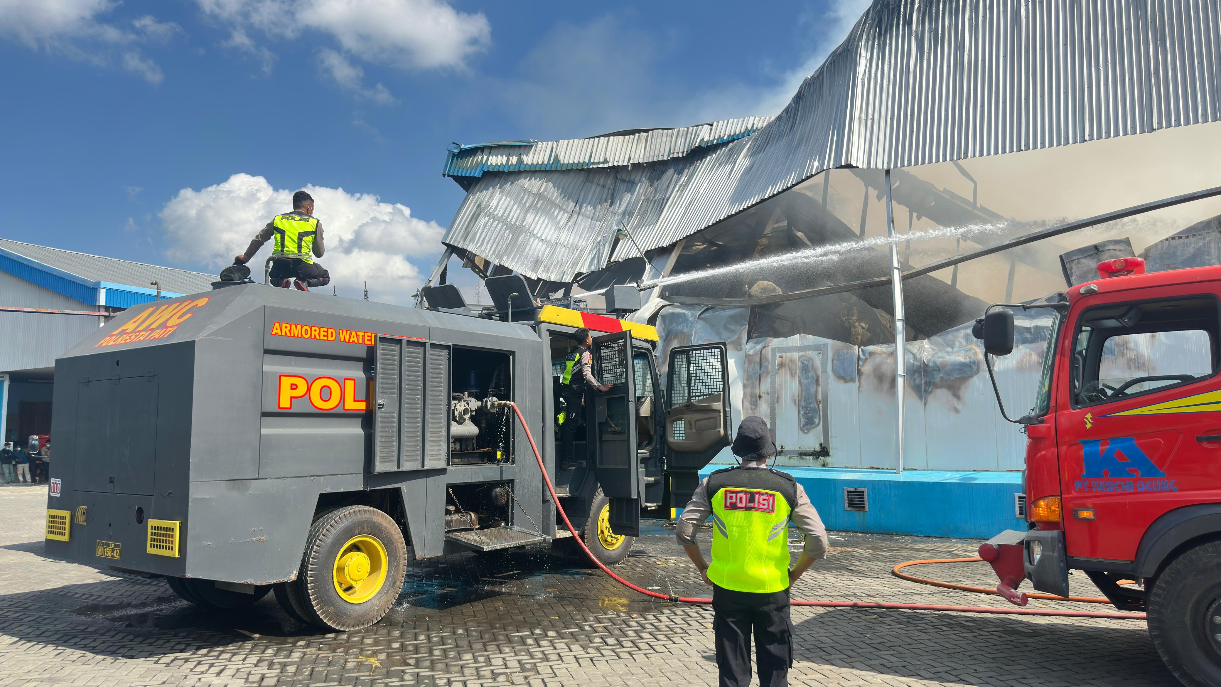 Kapolsek Pati:Empat Gedung Cold Storage PT Dua Putra Terbakar,Penyebab Masih Diselidiki Polisi